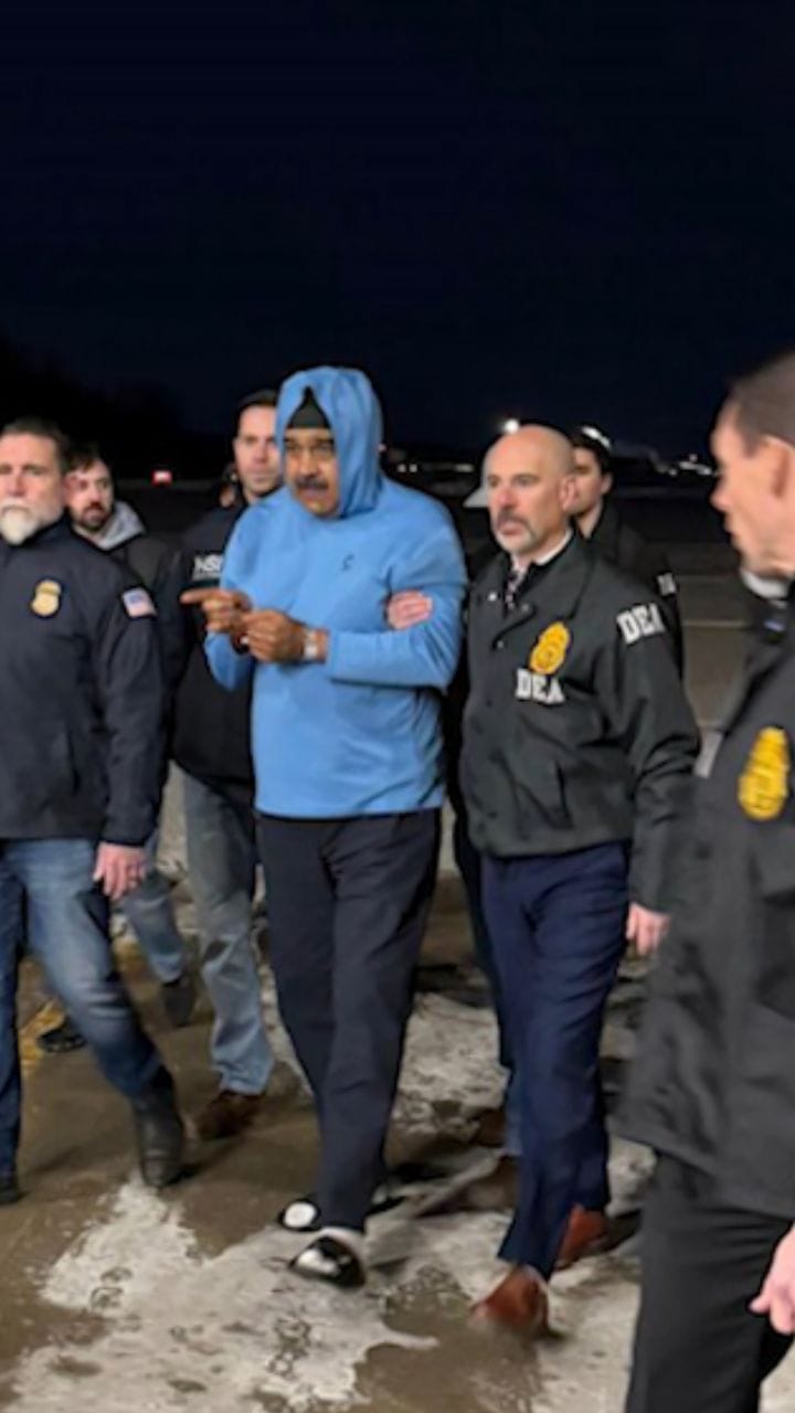 ভেনেজুয়েলায় হামলা আমেরিকার, তারপর...