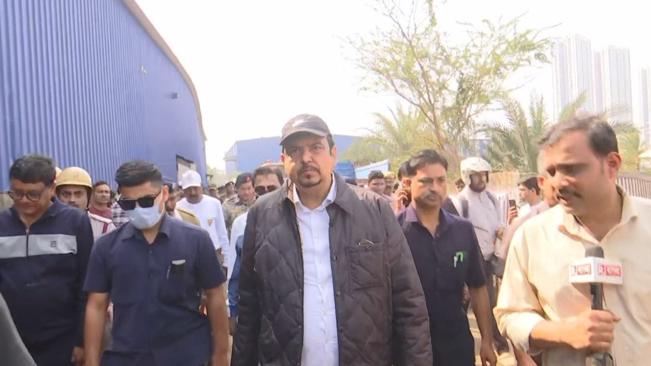 West Bengal-India News Today Live: ৩২ ঘণ্টা পর আনন্দপুরের সুজিত, দমকলমন্ত্রীকে গো ব্যাক স্লোগান বিজেপির, পাল্টা বিজেপি বিধায়ককে স্লোগান West Bengal-India News Today Live: ৩২ ঘণ্টা পর আনন্দপুরের সুজিত, দমকলমন্ত্রীকে গো ব্যাক স্লোগান বিজেপির, পাল্টা বিজেপি বিধায়ককে স্লোগান