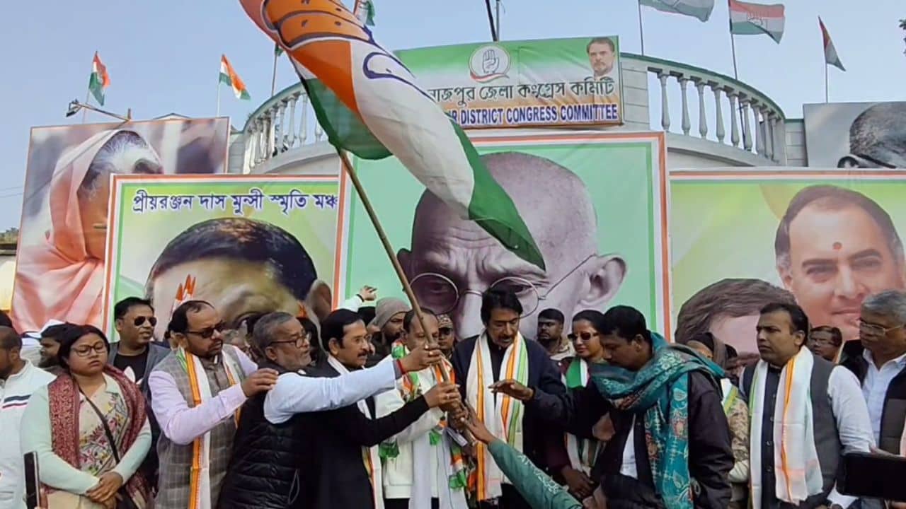 Balurghat: তৃণমূল-বিজেপি হয়ে সোনা এবার যোগ দিলেন কংগ্রেসে