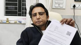 বাবা বিশিষ্ট শিল্পপতি, তাও হিয়ারিংয়ে ডাক বায়রনকে?