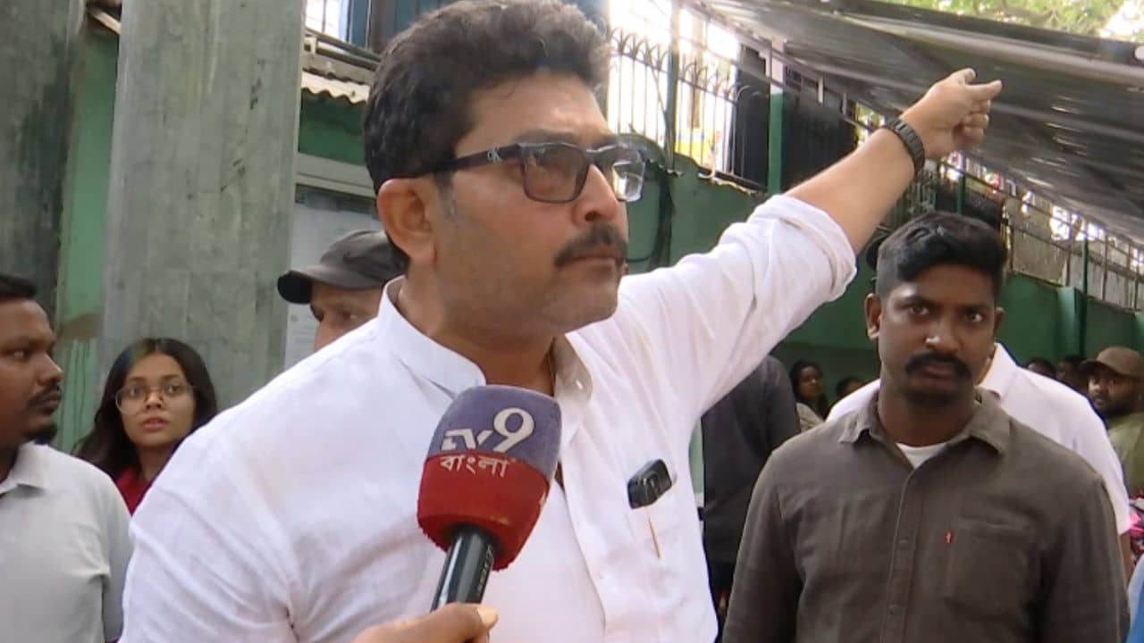 SIR Hearing: ...নয়ত হিয়ারিং বন্ধ করে দেব, মমতার বিধানসভায় শুনানি চলাকালীন হুমকি TMC কাউন্সিলরের