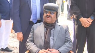 Governor Bose: রাজ্যপালকে খুনের হুমকি, বোস জানালেন, তিনি কলকাতায় সিকিউরিটি ছাড়াই ঘুরতে চান