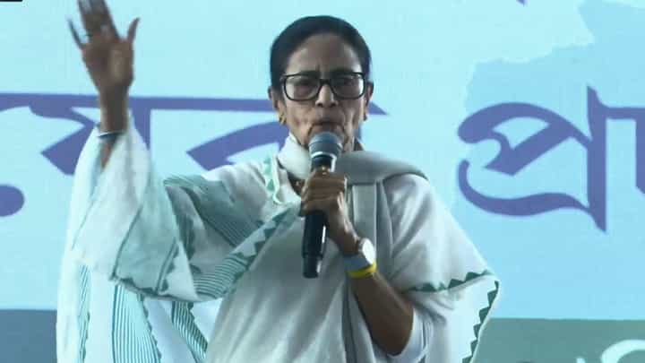 বিএলএ-দের নিয়ে বৈঠক সারলেন মমতা বিএলএ-দের নিয়ে বৈঠক সারলেন মমতা