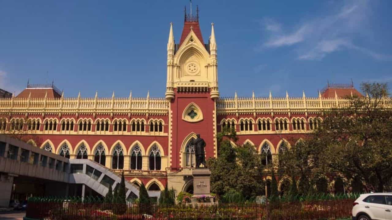 Calcutta High Court: সারদা কেলেঙ্কারিতে এবার শ্যামল সেন কমিশনের রিপোর্ট নিয়ে বড় নির্দেশ হাইকোর্টের, কী বলল? Calcutta High Court: সারদা কেলেঙ্কারিতে এবার শ্যামল সেন কমিশনের রিপোর্ট নিয়ে বড় নির্দেশ হাইকোর্টের, কী বলল?