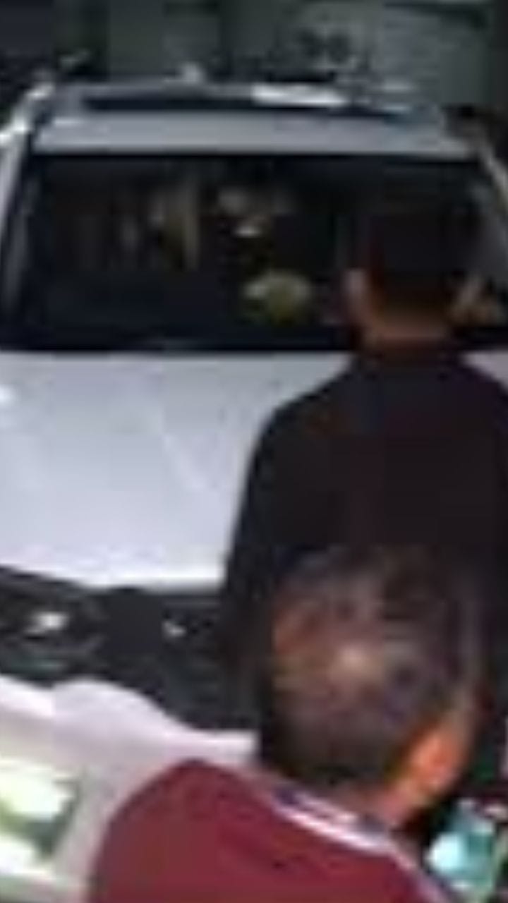 গুচ্ছ গুচ্ছ ফাইল উঠল তৃণমূলের গাড়িতে, কী আছে?