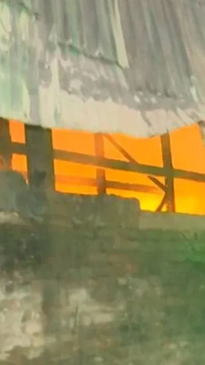 এখনও নেভেনি আগুন, আনন্দপুর অগ্নিকাণ্ডে মৃতের সংখ্যা বেড়ে ৮