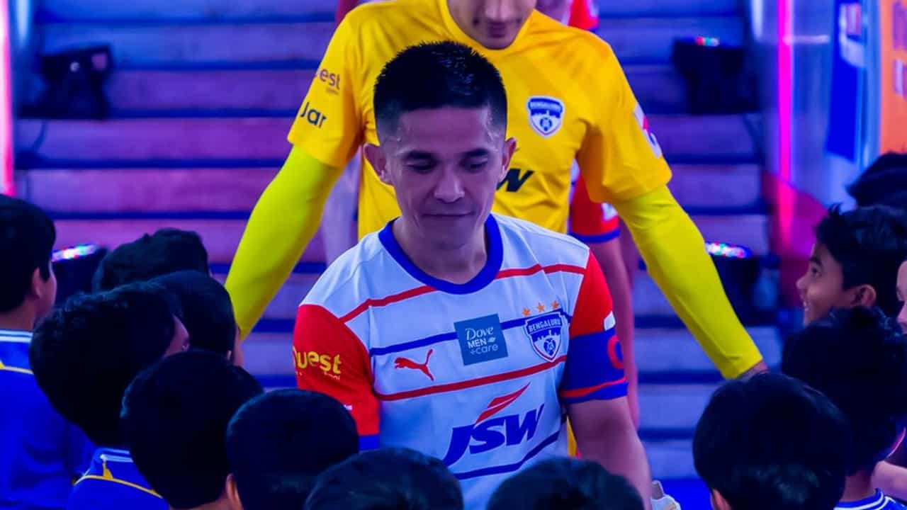 ভারতীয় ফুটবলকে বাঁচান, ফিফার দ্বারস্থ সুনীলরা! ভারতীয় ফুটবলকে বাঁচান, ফিফার দ্বারস্থ সুনীলরা!