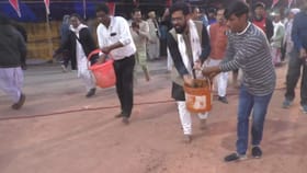 কীভাবে ঠাকুরবাড়ির মন্দির ধোয়া হচ্ছে দেখুন