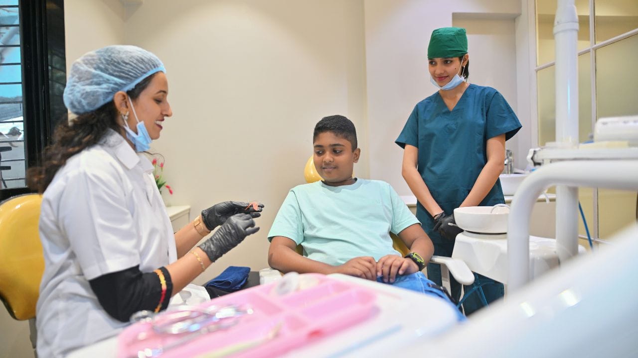 দেশের ফার্মা ও হেলথকেয়ার ইন্ডাস্ট্রি আশা করছে এই বাজেট থেকে তারা একাধিক অর্থনৈতিক সাপোর্ট পাবে। আর সেই আশায় বাড়তে পারে সান ফার্মা ও অ্যাপোলো হসপিটালের মতো শেয়ারের দাম।
