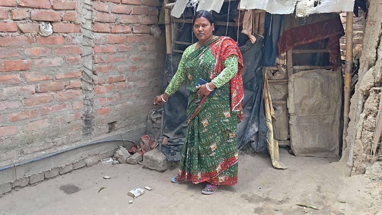 Hooghly: বাড়িতে সজল ধারার জল বন্ধ, পাড়ার কল থেকেও জল নিতে বাধার অভিযোগ, বিজেপি করার ফল?