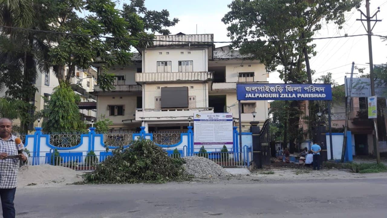 BJP: ‘ঘাড় ধাক্কা দিয়ে জেলা পরিষদ থেকে বের করে দেওয়া হবে’, বিপ্লব দেবের সামনে কাদের উপর রেগে গেলেন বিজেপি নেতা?