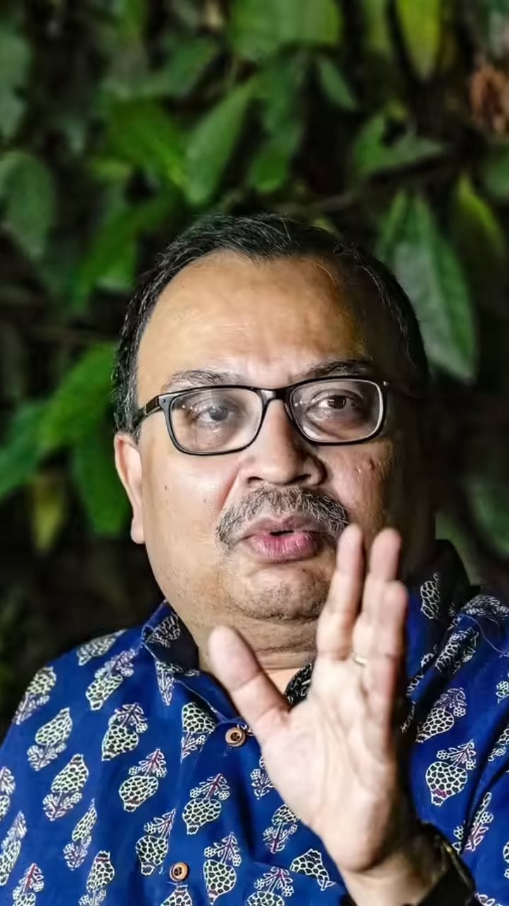 'এত দামী টিকিটে শুধু নিরামিষ দেবে কেন?', বিস্ফোরক কুণাল