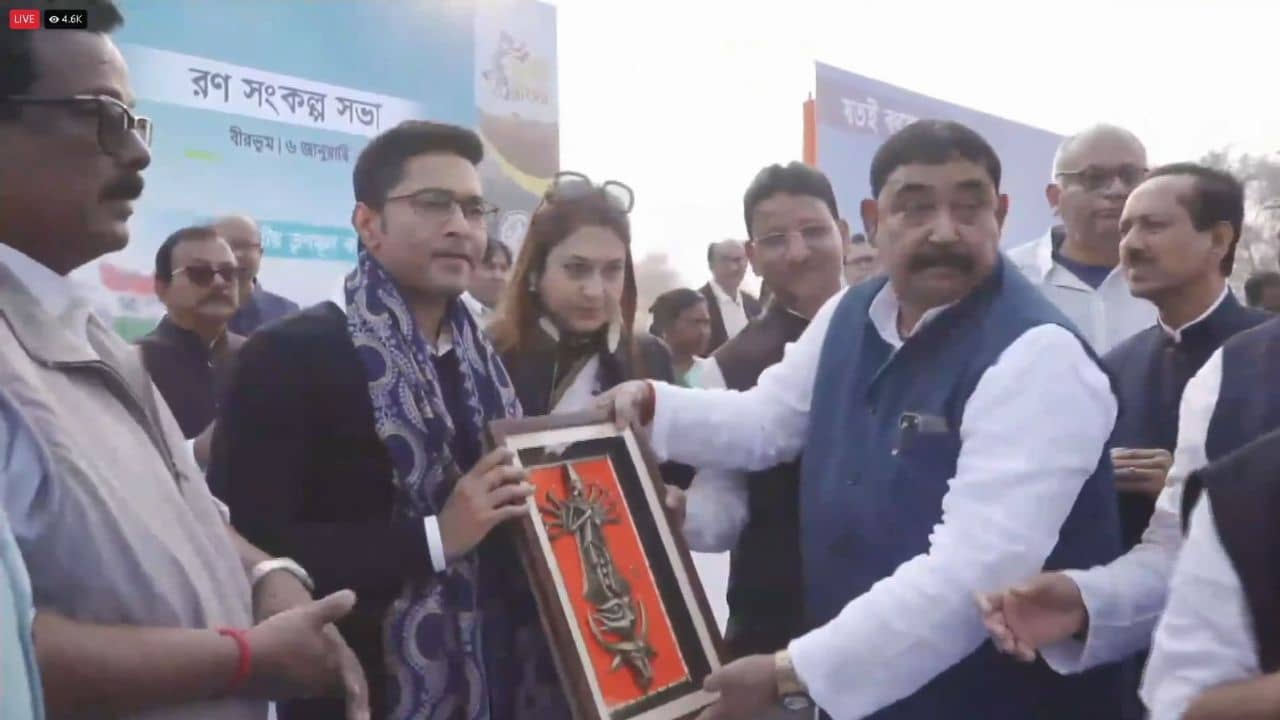 West Bengal News Today LIVE: বিজেপির থেকে আমার জেদ বেশি, পাশের রাজ্য থেকে হেলিকপ্টার আনিয়েছি: অভিষেক