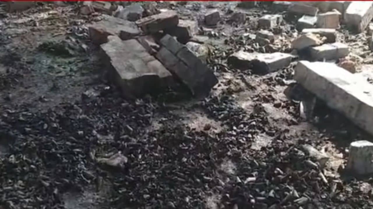 Champahati Blast: চম্পাহাটি বিস্ফোরণস্থলে কংগ্রেসের প্রতিনিধি দল, এখনও আশঙ্কাজনক ৩