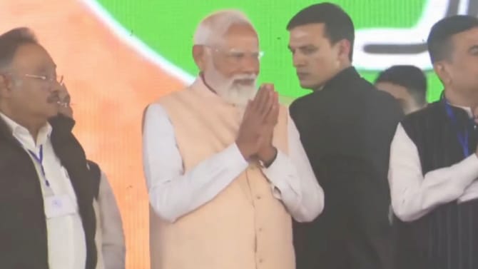 'অনেক জায়গায় তো ভাষাই বদলে যাচ্ছে', বাংলায় বড় দাবি মোদীর