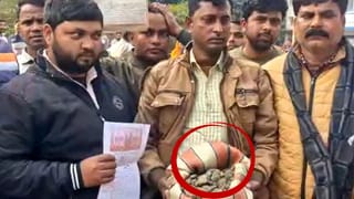 কবরের মাটি এনে প্রমাণ দিচ্ছেন তাঁরা এদেশেরই লোক!