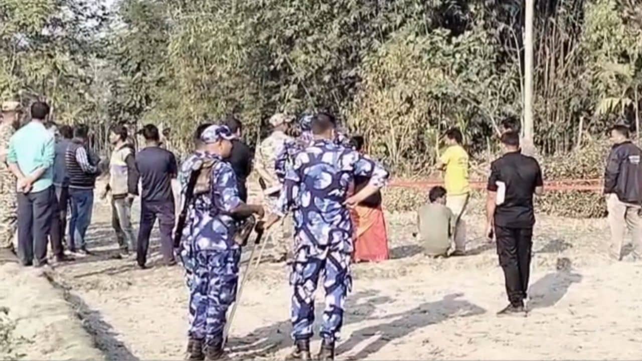 Coochbehar: কুল গাছ কাটাতে গিয়ে এত রাগ, মাথায় কুড়ুল মেরে দম্পতি খুন!