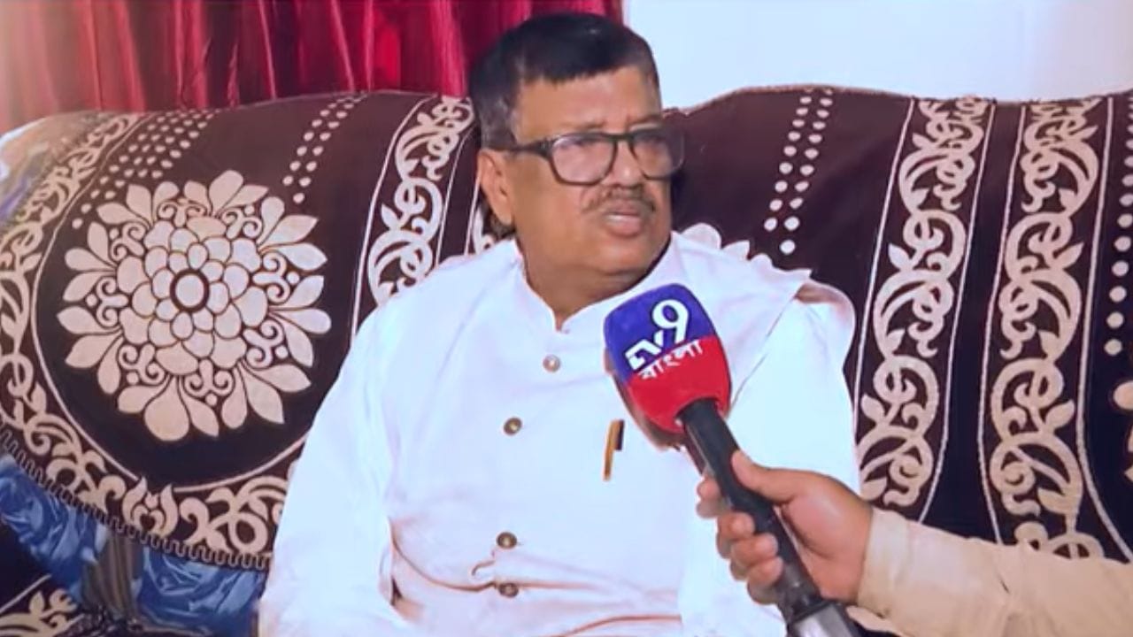 টিকিট পাবেন বলেই ইস্তফা? রবি ঘোষকে নিয়ে বাড়ছে জল্পনা টিকিট পাবেন বলেই ইস্তফা? রবি ঘোষকে নিয়ে বাড়ছে জল্পনা