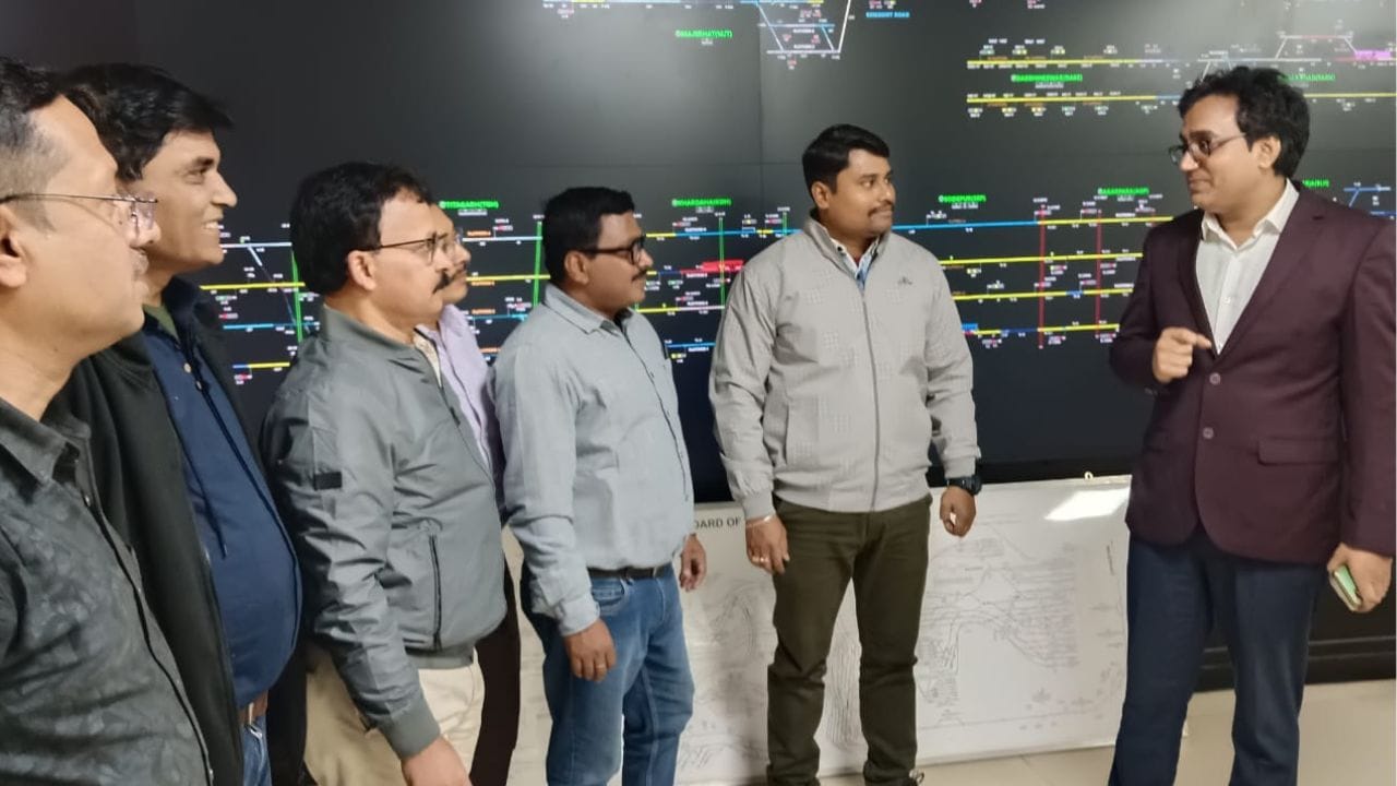 Large Image Train Meeting