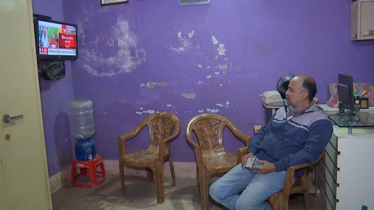 Mausam Noor: তাহলে পার্টি অফিস এখন কার? মৌসম কংগ্রেসে যেতেই বসার জায়গা নিয়ে ধন্দে তৃণমূল কর্মীরা