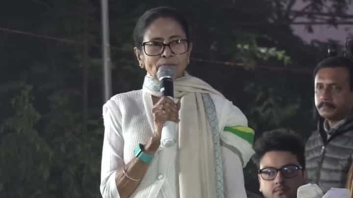 'কোনও অন্যায় করিনি', শাহ-শুভেন্দুকে বিঁধে দাবি মমতার! 'কোনও অন্যায় করিনি', শাহ-শুভেন্দুকে বিঁধে দাবি মমতার!