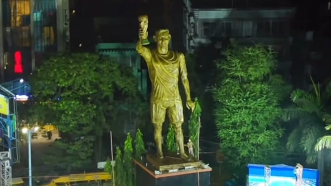 সরকারি জমিতে মেসি ও মারাদোনার মূর্তি? রিপোর্ট তলব কলকাতা হাইকোর্টের