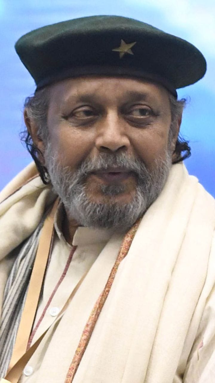 কোচবিহারের মঞ্চে দাঁড়িয়ে কেন এমন বললেন মিঠুন চক্রবর্তী?