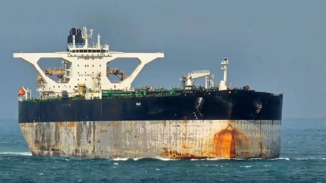 US seizes Russian-flagged tanker: মার্কিন হামলা থেকে তেলের ট্যাঙ্কার বাঁচাতে আটলান্টিকে নরকযান পাঠালেন পুতিন