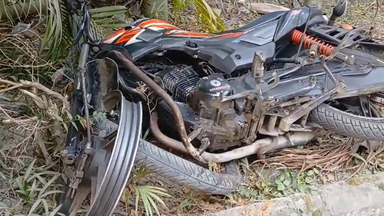 Road Accident: রাতের শহরে বেপরোয়া গতির মাশুল, নিউটাউনে বাইকের মুখোমুখি সংঘর্ষে মৃত ১, আশঙ্কাজনক আরও ১