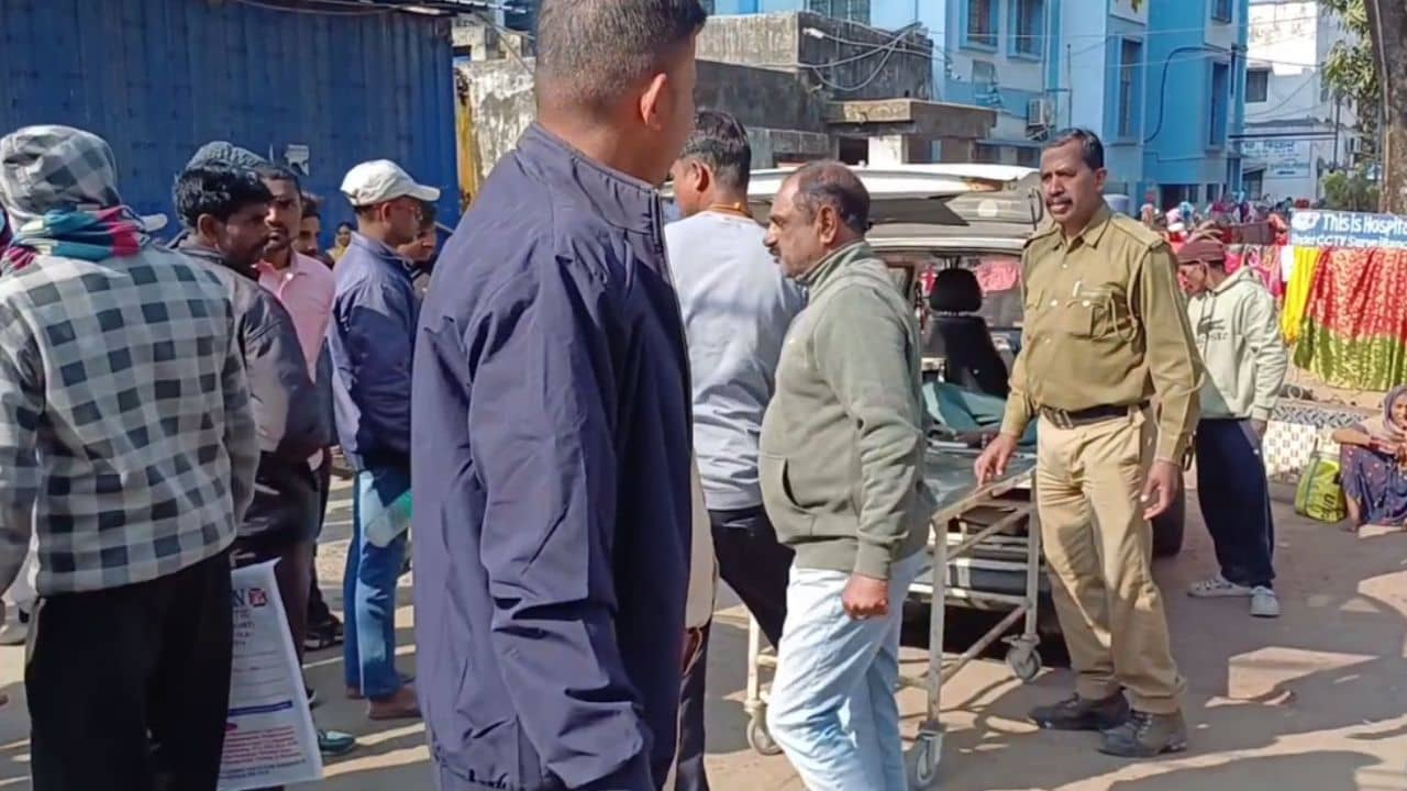 Purulia: ৪ তলা থেকে সটান ঝাঁপ, হঠাৎ আত্মহত্যা ছাত্রের