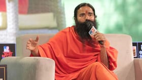 শীতকালে হাই ব্লাড প্রেশারের সমস্যায় ভুগছেন? রামদেবের কথা শুনুন