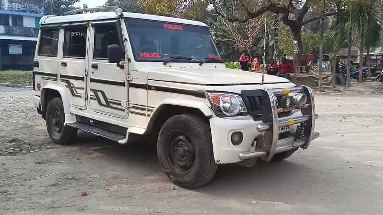 Ranaghat: ওড়নাটা ঝুলছে সিলিং থেকে, দরজা ভাঙতেই মা-মেয়ের অবস্থা দেখে হতবাক প্রতিবেশীরা