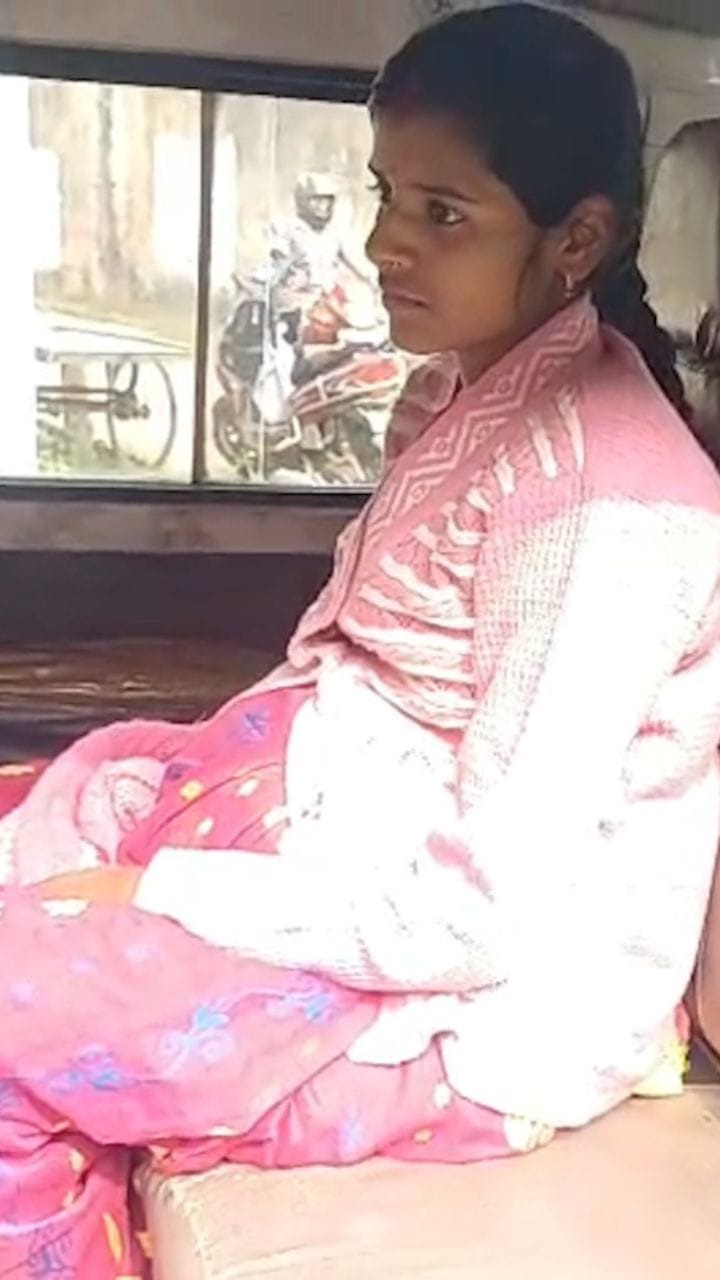 শুনানিকেন্দ্রে সাড়ে আট মাসের অন্তঃসত্ত্বা, তারপর...