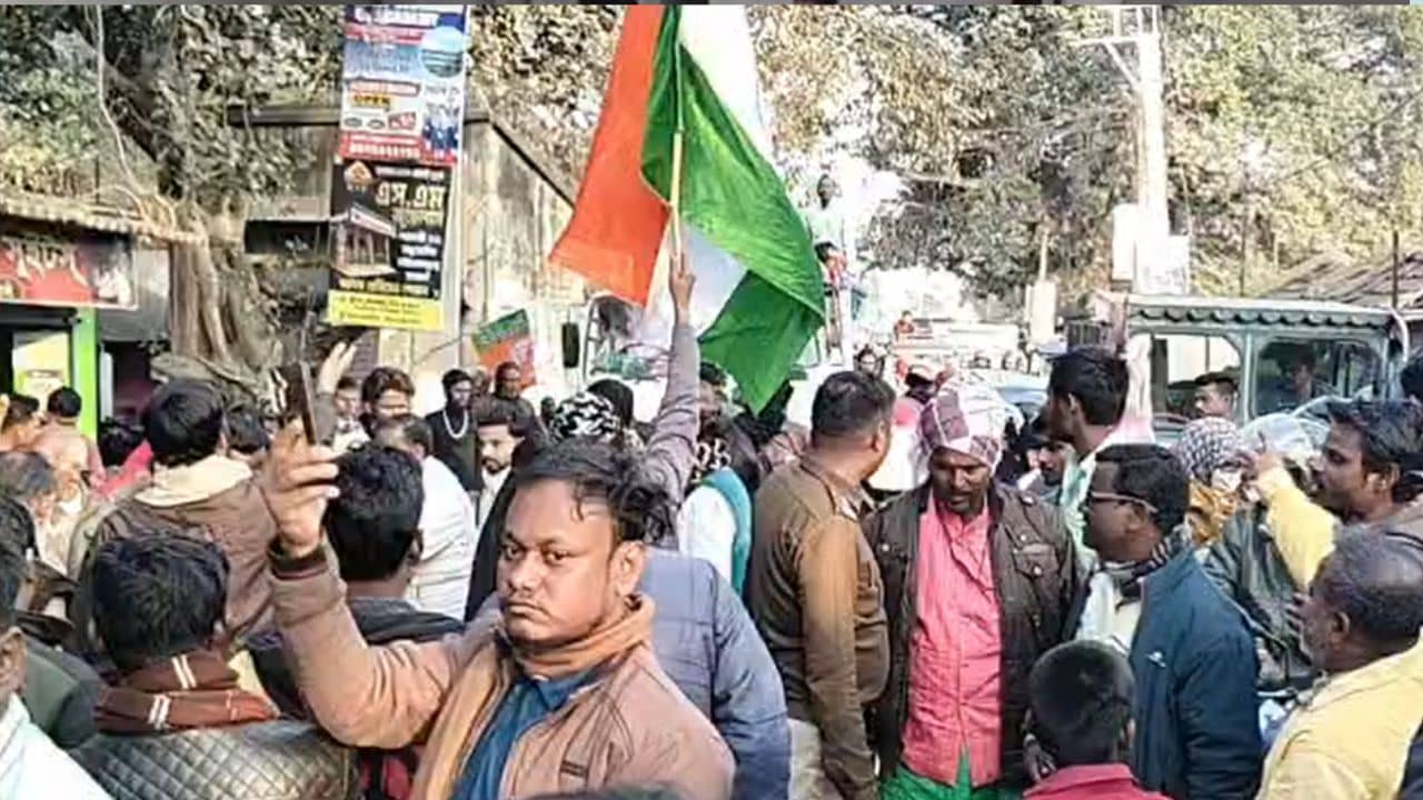 Singur: প্রধানমন্ত্রীর বঙ্গ সফরের আগেই সিঙ্গুর জুড়ে তৃণমূলের মিছিল