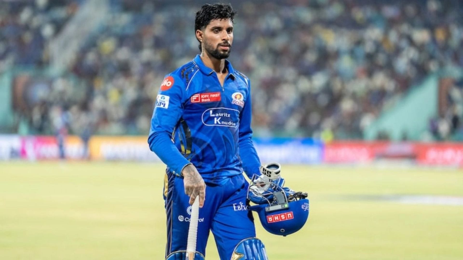 তিলক ভার্মা – অভিষেকের সঙ্গে ভারতকে শক্তিশালী করে তুলতে মিডল অর্ডারে গুরুত্বপূর্ণ ভূমিকা পালন করতে পারেন তিলক। তিনি একজন প্রতিভাধর ক্রিকেটার। বাঁ হাতি এই ব্যাটার ছন্দ খুঁজে পেলে ভারতের সুবিধা। আইপিএলে মুম্বই ইন্ডিয়ান্সের হয়ে উত্থান। এমন কিছু ইনিংস ভারতের হয়ে খেলেছেন, যা নিয়ে চর্চা রয়েছে। অতীতকে ছাপিয়ে গিয়ে কি নতুন তিলকের দর্শন মিলবে? 