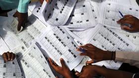 বাংলায় ৫০ লক্ষ ভোটারের বাবা 'মিসম্যাচ'! সৌজন্যে এসআইআর