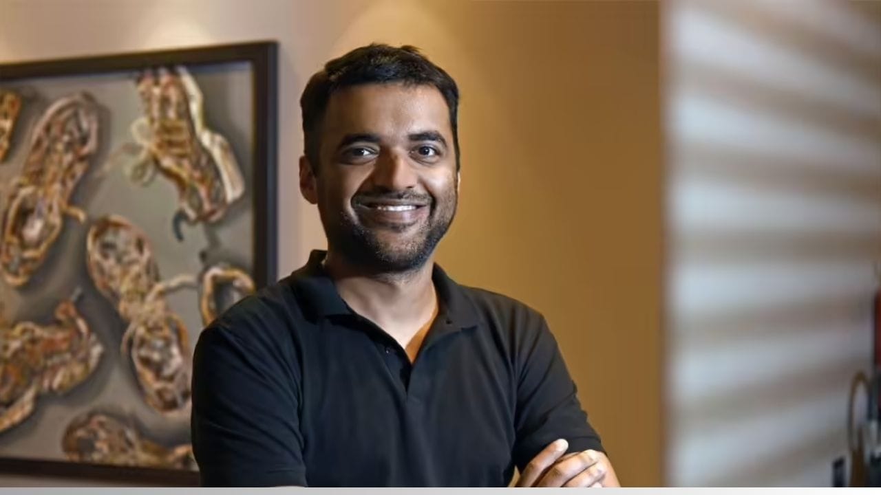 Zomato-এ বড় ধাক্কা, হঠাৎ CEO পদ ইস্তফা দীপিন্দর গোয়েলের, এবার কে চালাবে সংস্থা? Zomato-এ বড় ধাক্কা, হঠাৎ CEO পদ ইস্তফা দীপিন্দর গোয়েলের, এবার কে চালাবে সংস্থা?