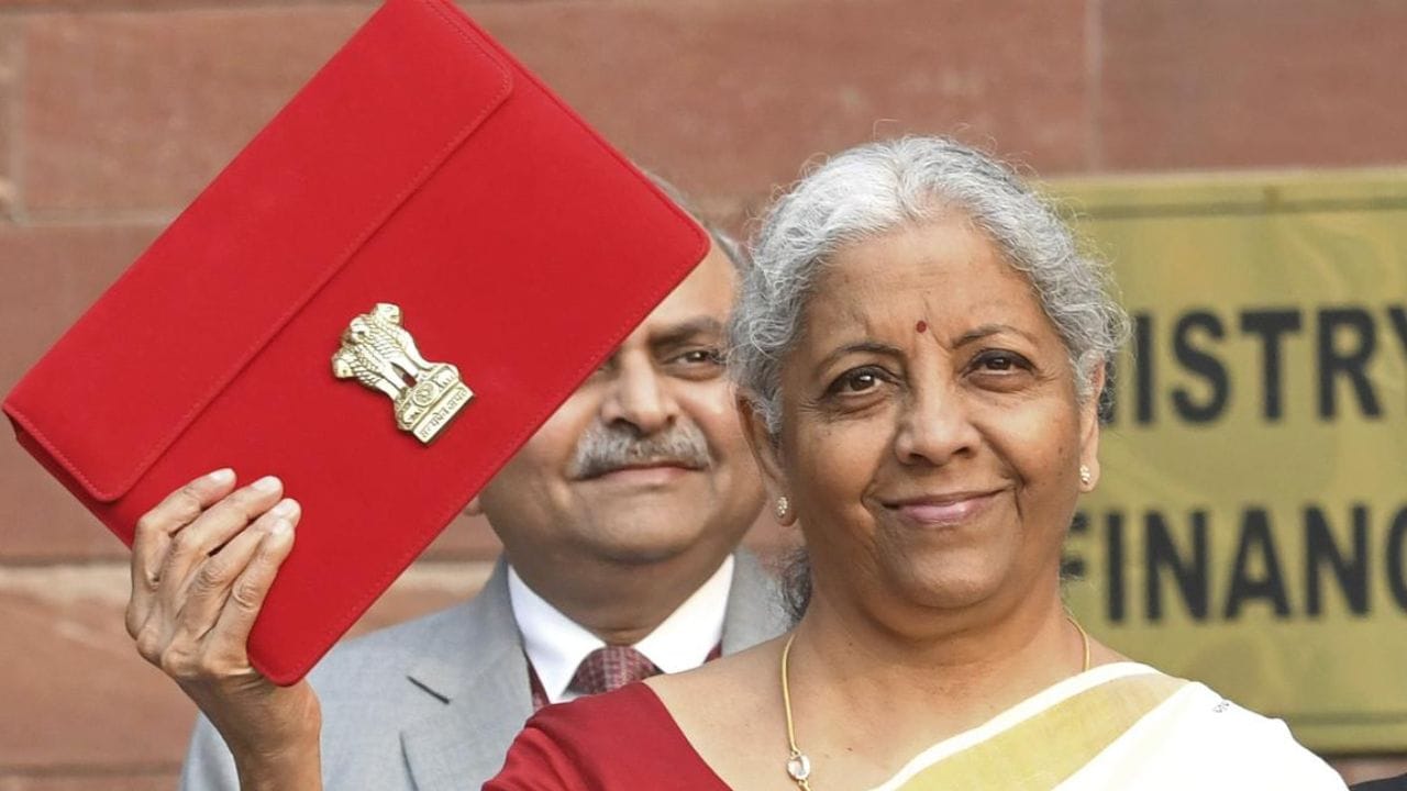 রবিবারে বাজেট পেশ করবেন অর্থমন্ত্রী? রবিবারে বাজেট পেশ করবেন অর্থমন্ত্রী?