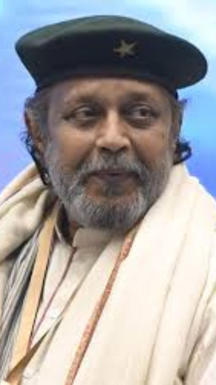 শ্রীরামপুরের জনসভায় দেখুন মিঠুন চক্রবর্তীর সঙ্গে দেখুন কী ঘটল।