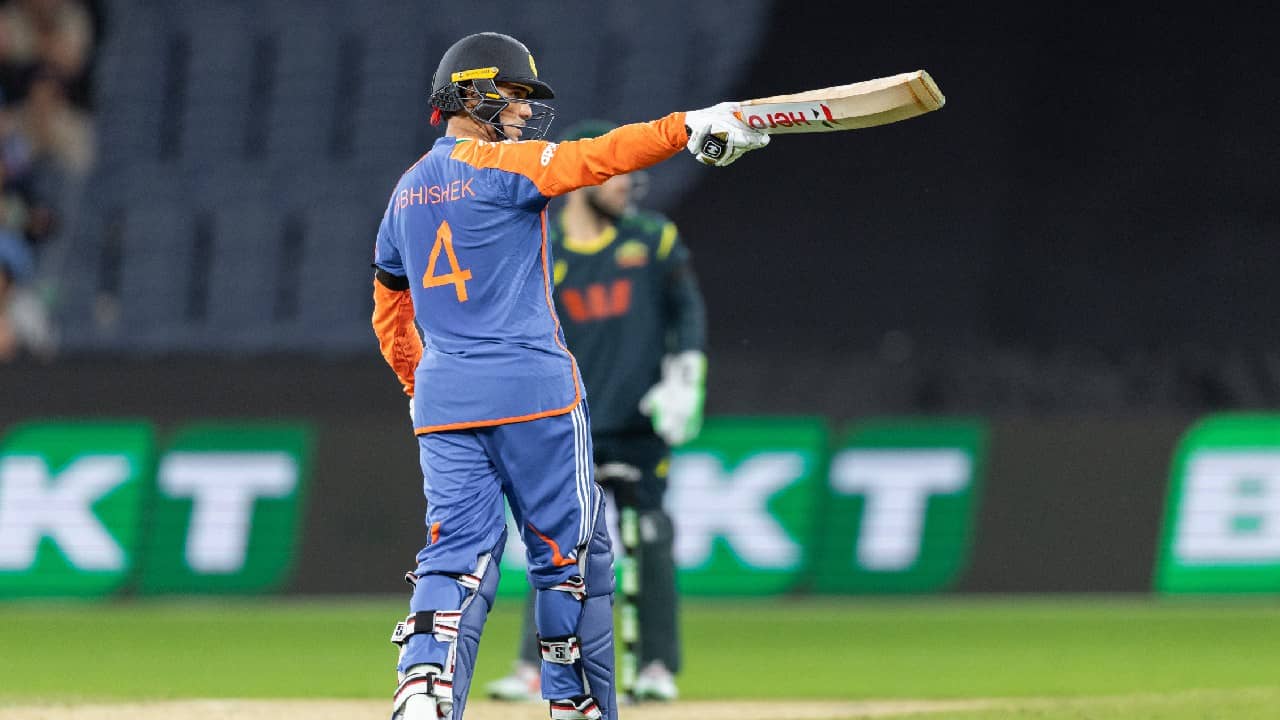 T20 World Cup: খাবারে বিষক্রিয়ায় গুরুতর অসুস্থ অভিষেক শর্মা, উঠে এল চাঞ্চল্যকর তথ্য...