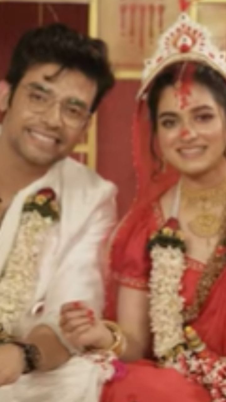 সিনেমার শুটিংয়ে নয়, জীবনের ছাদনাতলায় রণজয়-শ্যামৌপ্তি