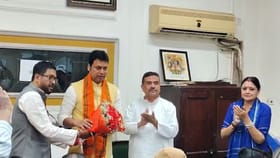 বঙ্গ বিজেপির বিধায়কদের উদ্বুদ্ধ করতে বিপ্লবের মুখে 'বাম উৎখাতের' কথা