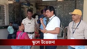 লাস্টের বেঞ্চে বসেছিল, সবাই পরীক্ষা দিচ্ছে, ও তখনও... টুকলি নয়, তবে?