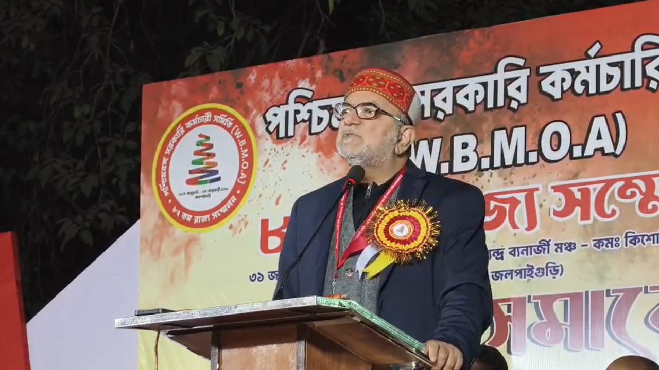 Bikash Ranjan Bhattacharya: ‘রাজ্যে ধর্মের খিচুড়ি রান্না হচ্ছে’, রেগে লাল বিকাশ Bikash Ranjan Bhattacharya: ‘রাজ্যে ধর্মের খিচুড়ি রান্না হচ্ছে’, রেগে লাল বিকাশ