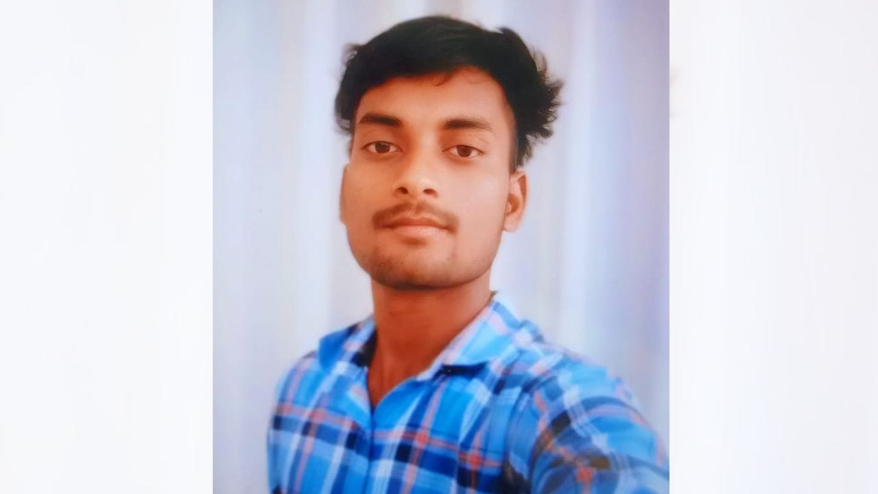 Birbhum: সামান্য কটা টাকা নিয়ে ফিরছিলেন বাড়ি, কিন্তু..., মর্মান্তিক ঘটনা জানলে চোখে জল আসবে Birbhum: সামান্য কটা টাকা নিয়ে ফিরছিলেন বাড়ি, কিন্তু..., মর্মান্তিক ঘটনা জানলে চোখে জল আসবে