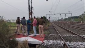 সাঁইথিয়া রেলস্টেশনের পাশ থেকে উদ্ধার তাজা-তাজা বোমা!