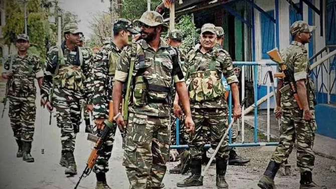 LIVE: হোলিতেও কলকাতায় ভারী বুটের আওয়াজ