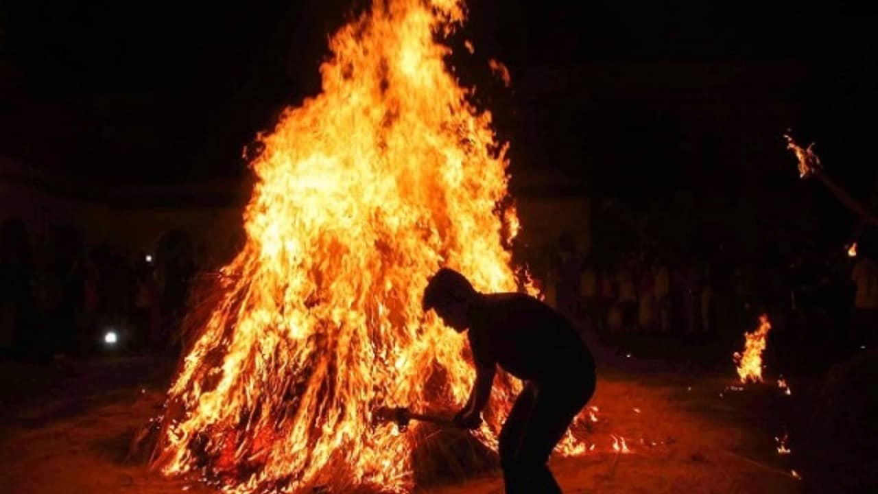 নেড়া পোড়ার সঠিক নিয়ম ও টোটকা জানেন?