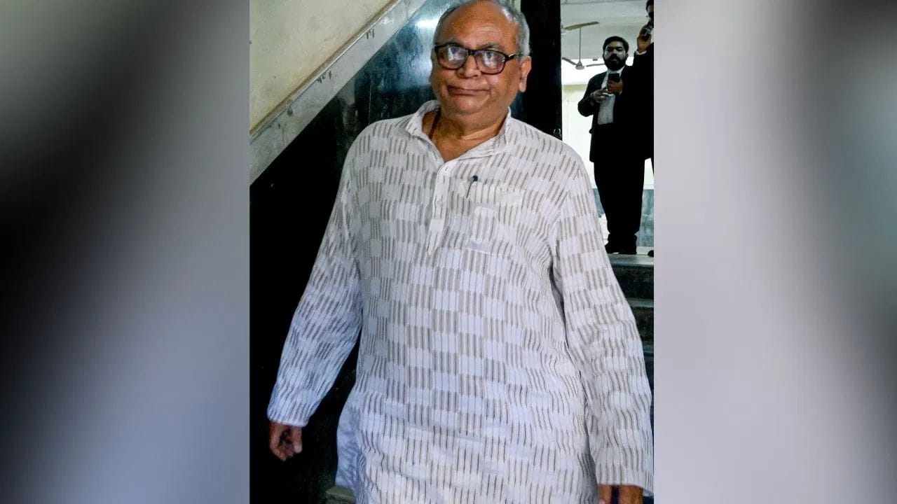 Chandranath Sinha: আদালতে মন্ত্রী চন্দ্রনাথ, প্রাথমিকে নিয়োগ দুর্নীতিতে হল না চার্জগঠন, কেন?