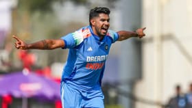 বড় ধাক্কা ভারতীয় শিবিরে, ওয়ার্মআপ ম্য়াচে চোট পেলেন তরুন পেসার